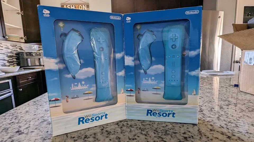 Sports Resort "Original Color Wii Remote Present Campaign" bundle